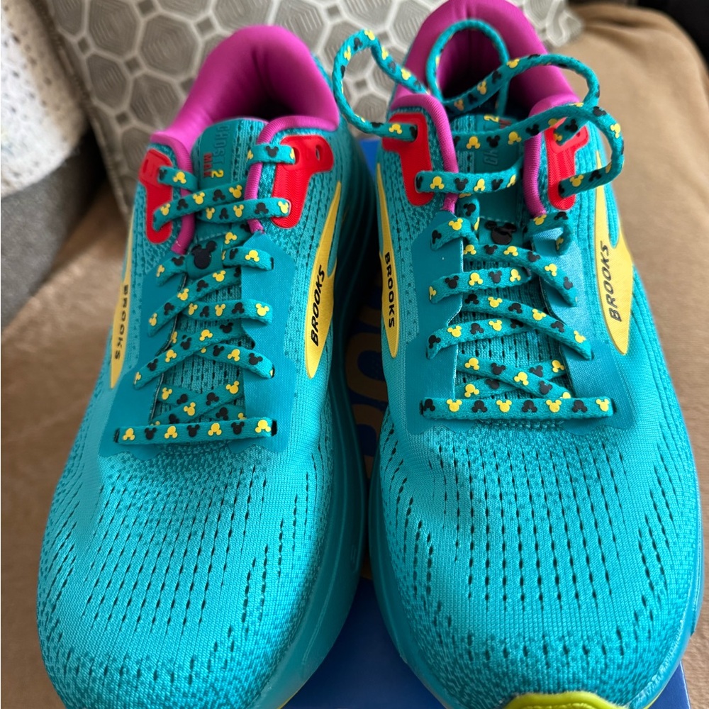 Brooks RunDisney Ghost Max 2  Women 10.5 NWT